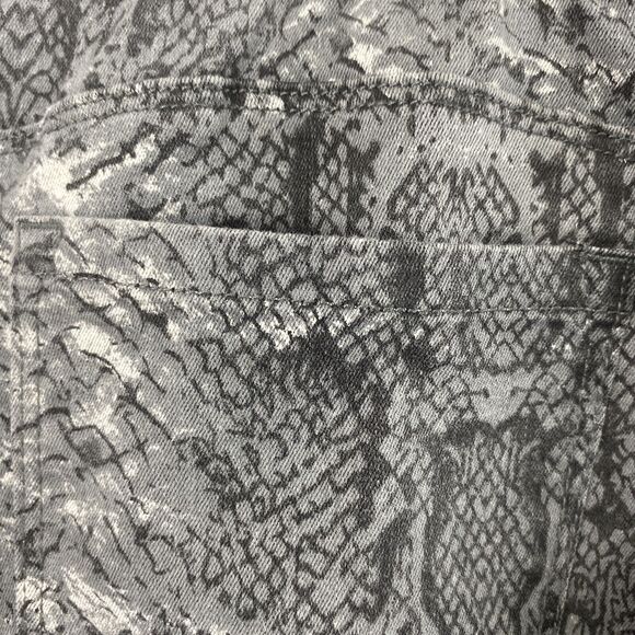 Coco + Carmen Skirt Womens XL Gray Reptile Raw Hem‎ Knee Length Back Pockets - Picture 10 of 12